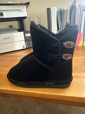 BearPaw Kids Black Fleece-Lined Button Boot